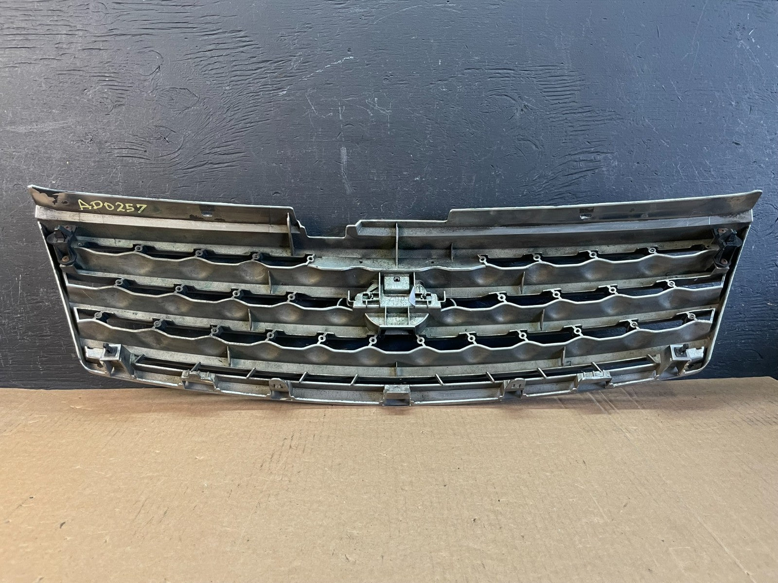 2004 to 2007 Infiniti M35 Front Upper Bumper Grille Grill 62310-EG600 AD0257 DG3