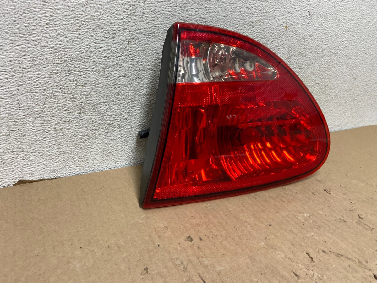 1999 to 2004 Oldsmobile Alero Right Passenger RH Inner Tail Light ag7989 DG1