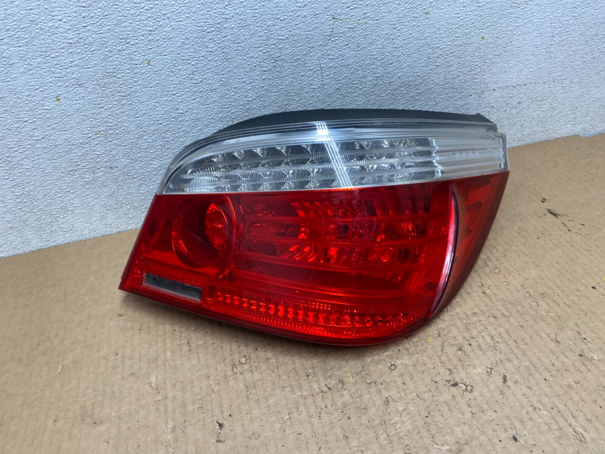 2008 2009 2010 BMW 5 525i 530i Right Passenger Rh Tail Side Light L8691 DW0