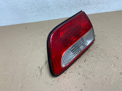 2001 - 2003 Toyota Sienna Right Passenger Rh Side Inner Tail Light AE7344 LK2