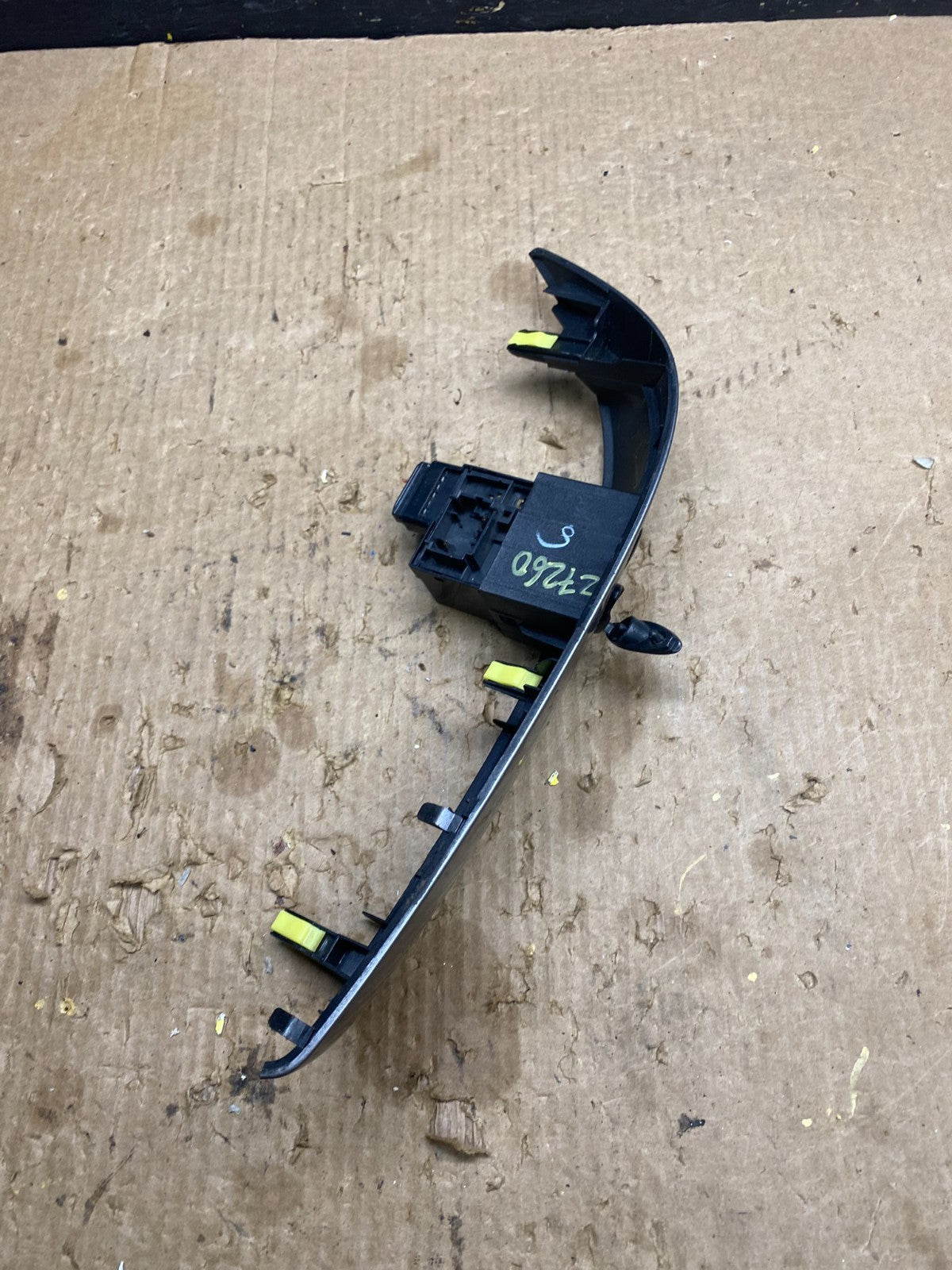 2004 to 2010 Toyota Sienna Right Side Radio Switches Bezel Trim Z7260 DG2