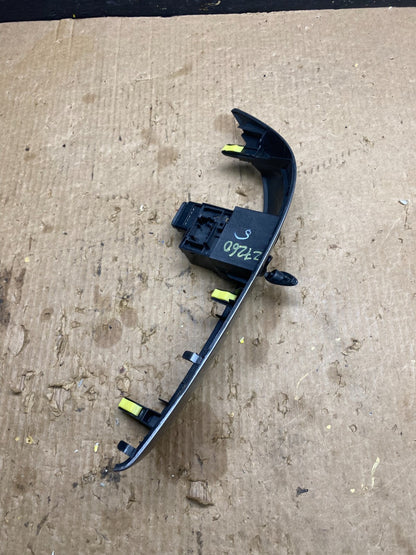 2004 to 2010 Toyota Sienna Right Side Radio Switches Bezel Trim Z7260 DG2