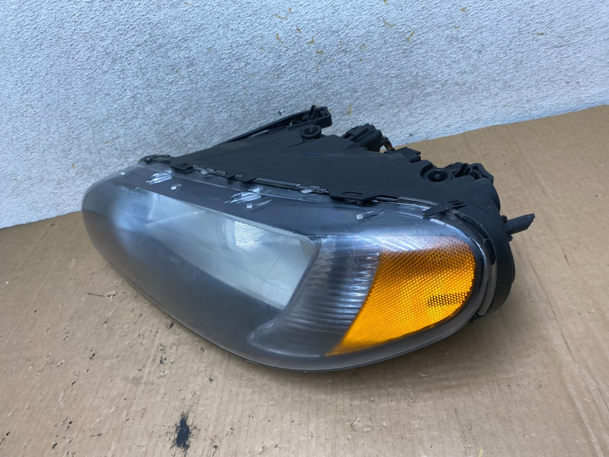 2008 to 2013 Volvo XC70 V70 S80 Driver Side Left Halogen Headlight AI8948 DW1