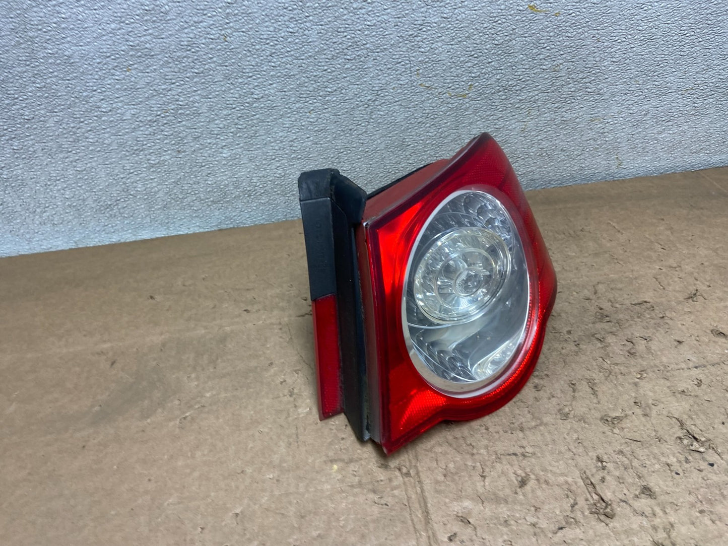 2006 to 2010 Volkswagen Passat Sedan Right Passenger Tail Light OEM Y8265 DW2
