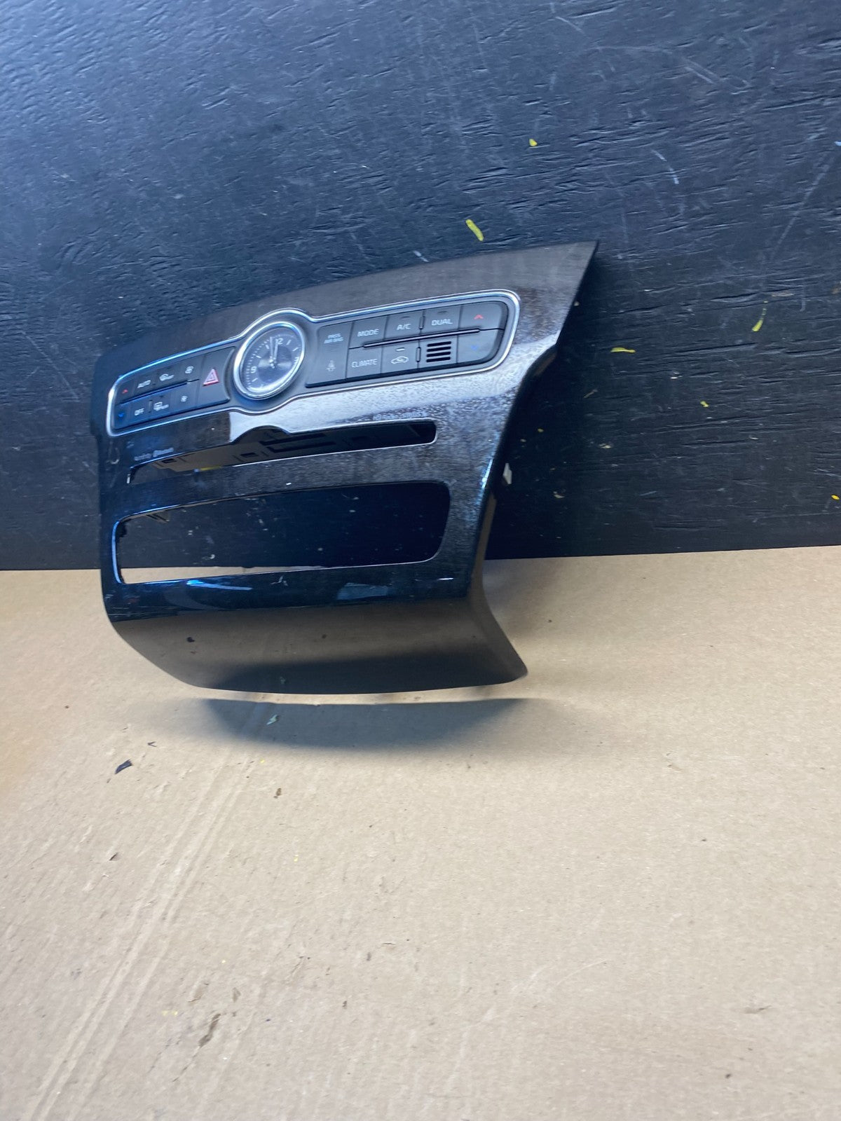 2014 2015 2016 Kia Cadenza  AC Heat Temperatue Climate Control Switch T1347 DG1
