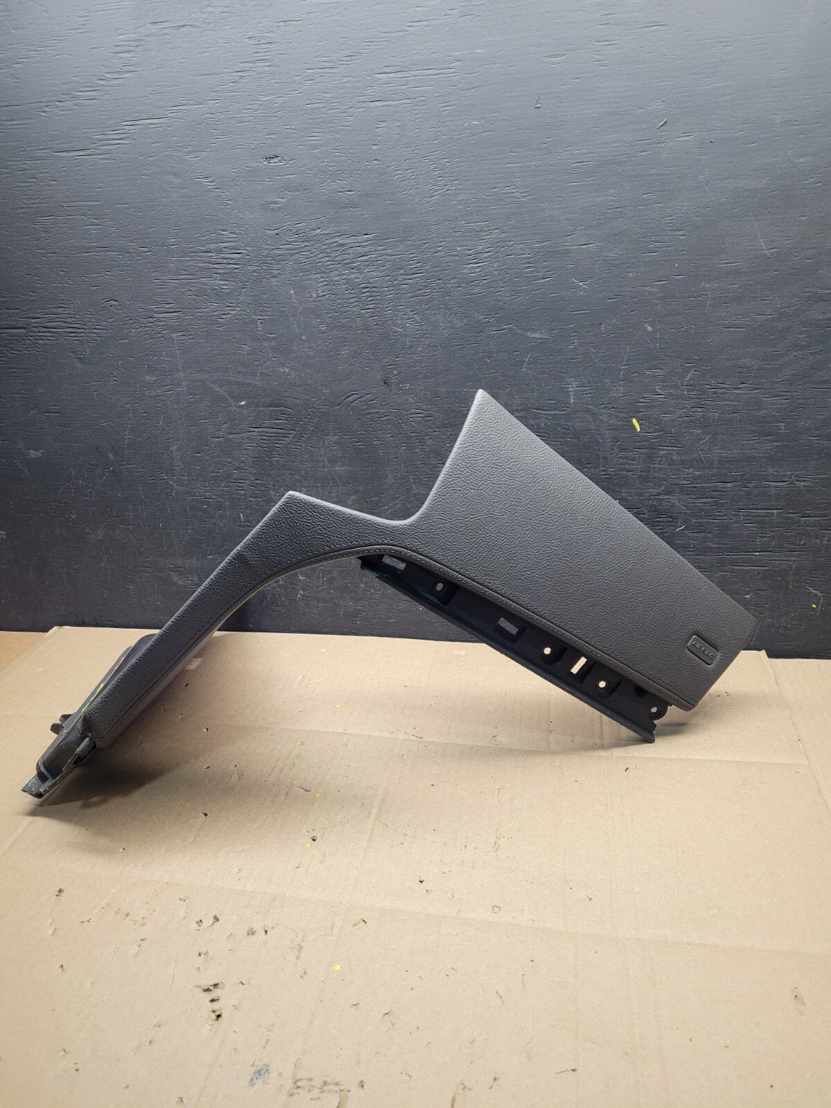 2013 to 2016 Lincoln MKS Front Right Dash Lower Panel Molding OEM i4943 DG10