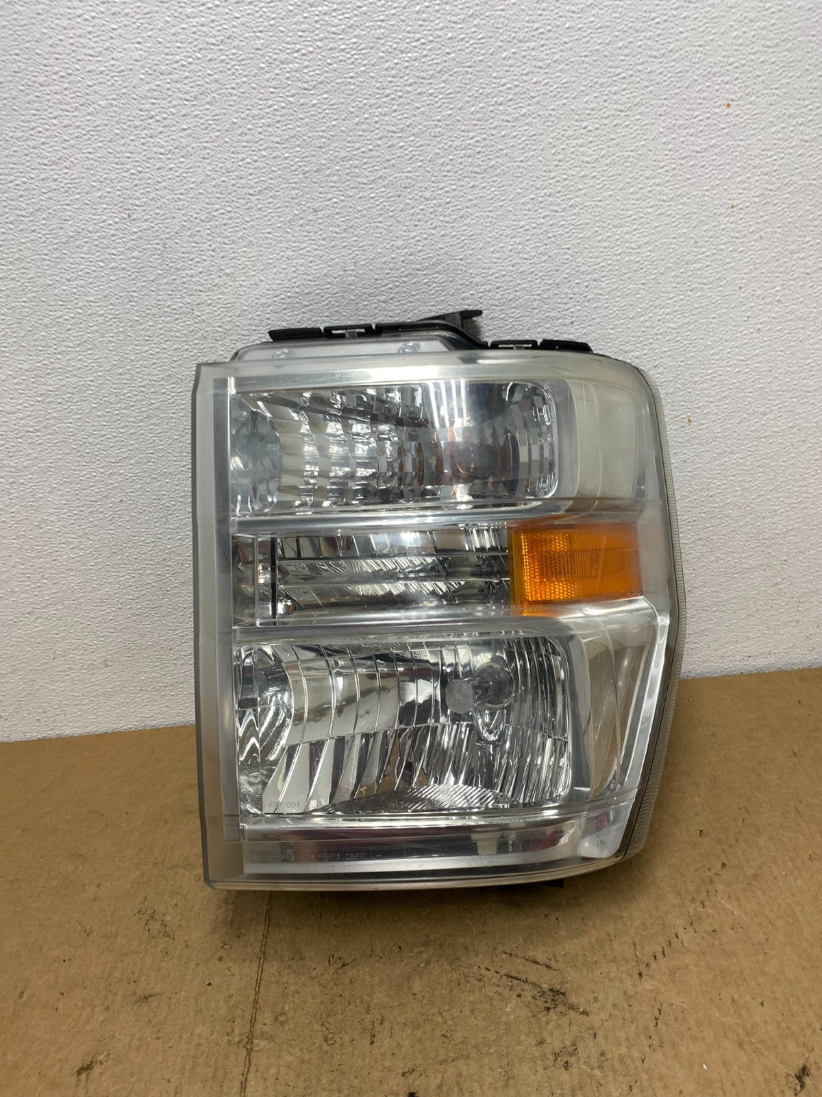 2008-2014 Ford Econoline E150 E250 E350 Left Driver LH Headlight OEM AC3618 DW0