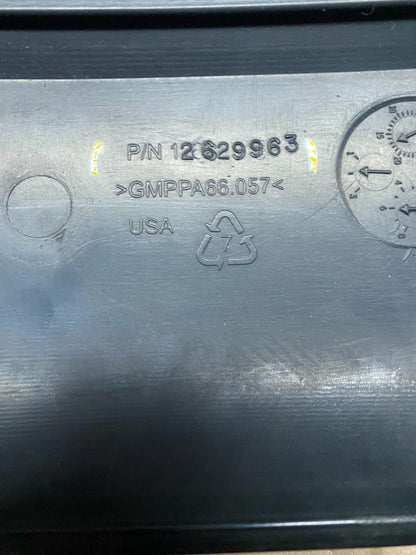 2007 to 2008 GMC Acadia 3.6L VVT Engine Cover Shield OEM v2666 DG8
