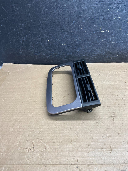 1999 to 2004 Jeep Grand Cherokee Center Dash Radio Bezel Trim ah3947 DG1