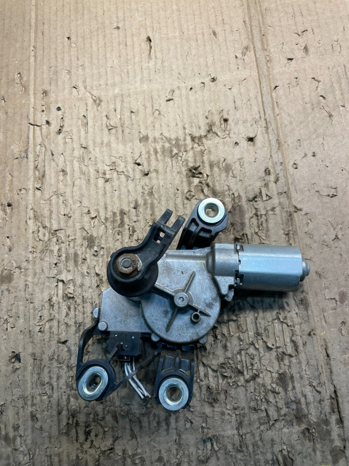 2010 to 2014 Volkswagen Golf Rear Windshield Wiper Motor y0033 DG0