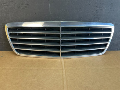 2000 to 2003 Mercedes Benz E-Class E320 E55 Front Upper Grill Grille AE0815 DG0