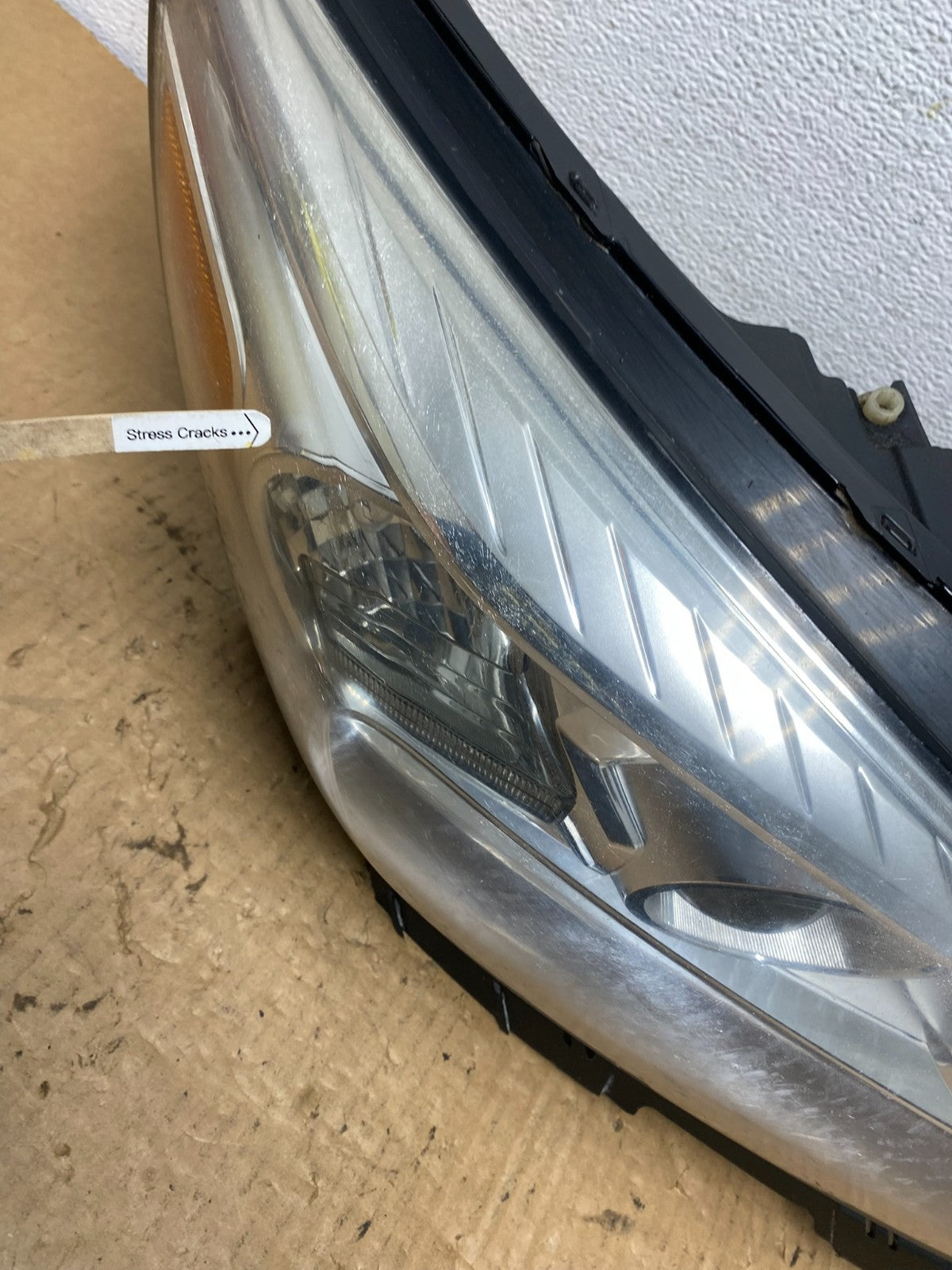 2013 - 2015 Chevrolet Malibu Projector Headlight Right Passenger AC7756 DW4