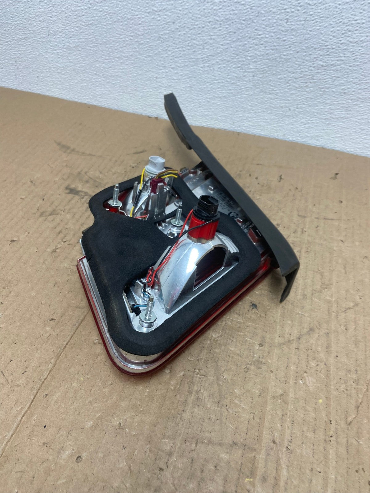 2009-2012 BMW 7-Series F01 F02 750i 750Li Left Driver Inner Tail Light AB8327 LK5