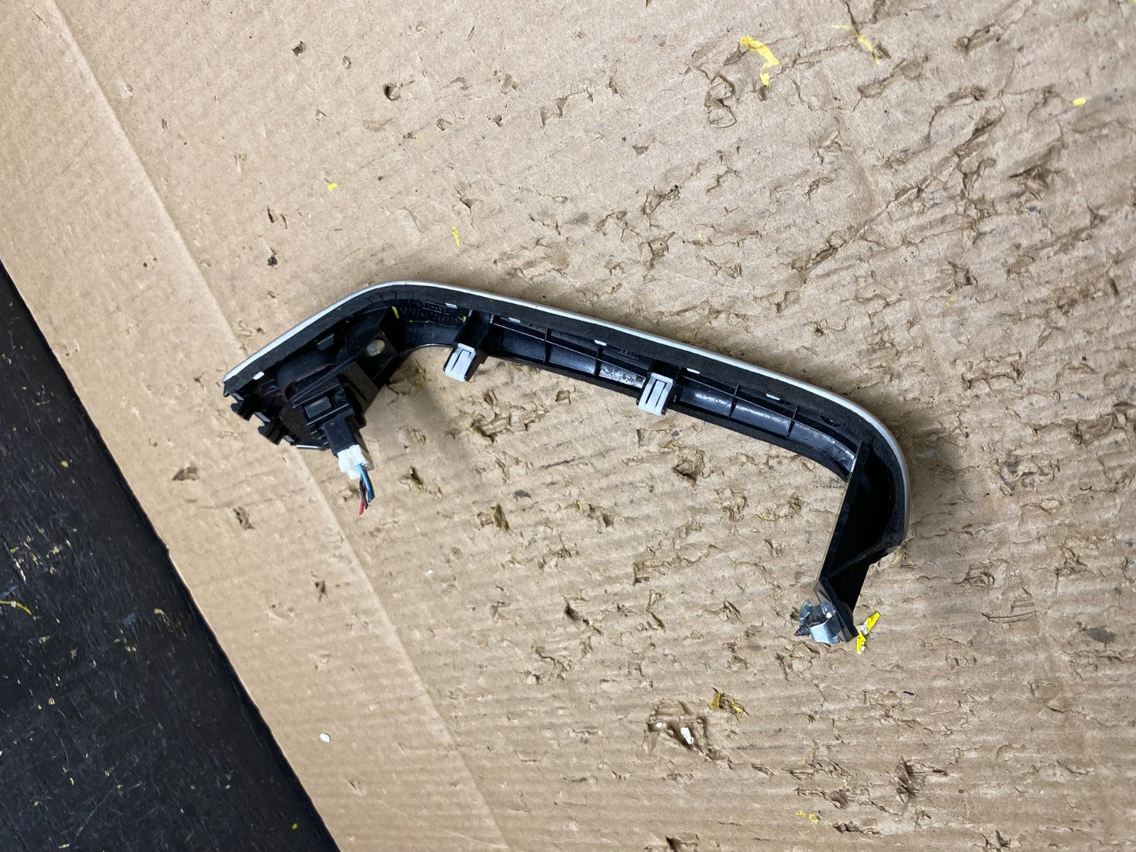 2009-2010 Nissan Murano Dash Trim Panel With Hazard Buttom Switch OEM V1732 DG3