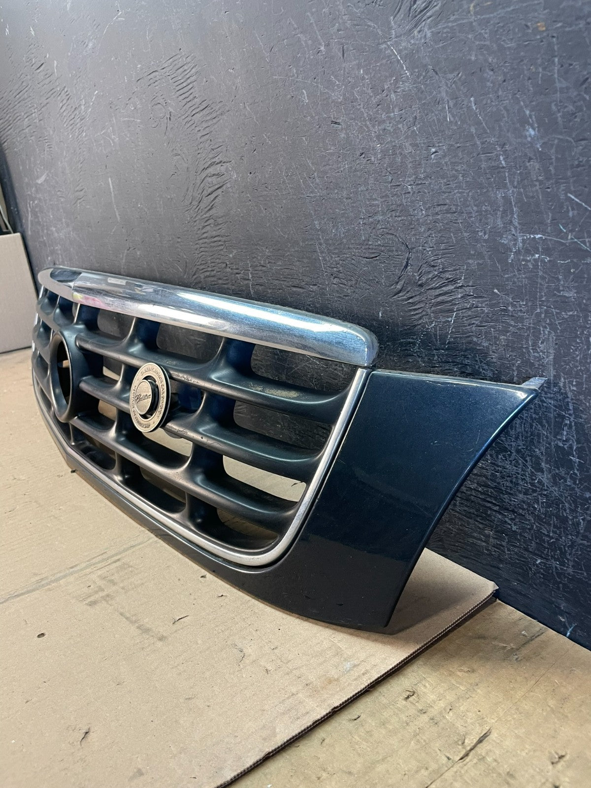 1999 to 2005 Cadillac Deville Front Grill Grille AD85291