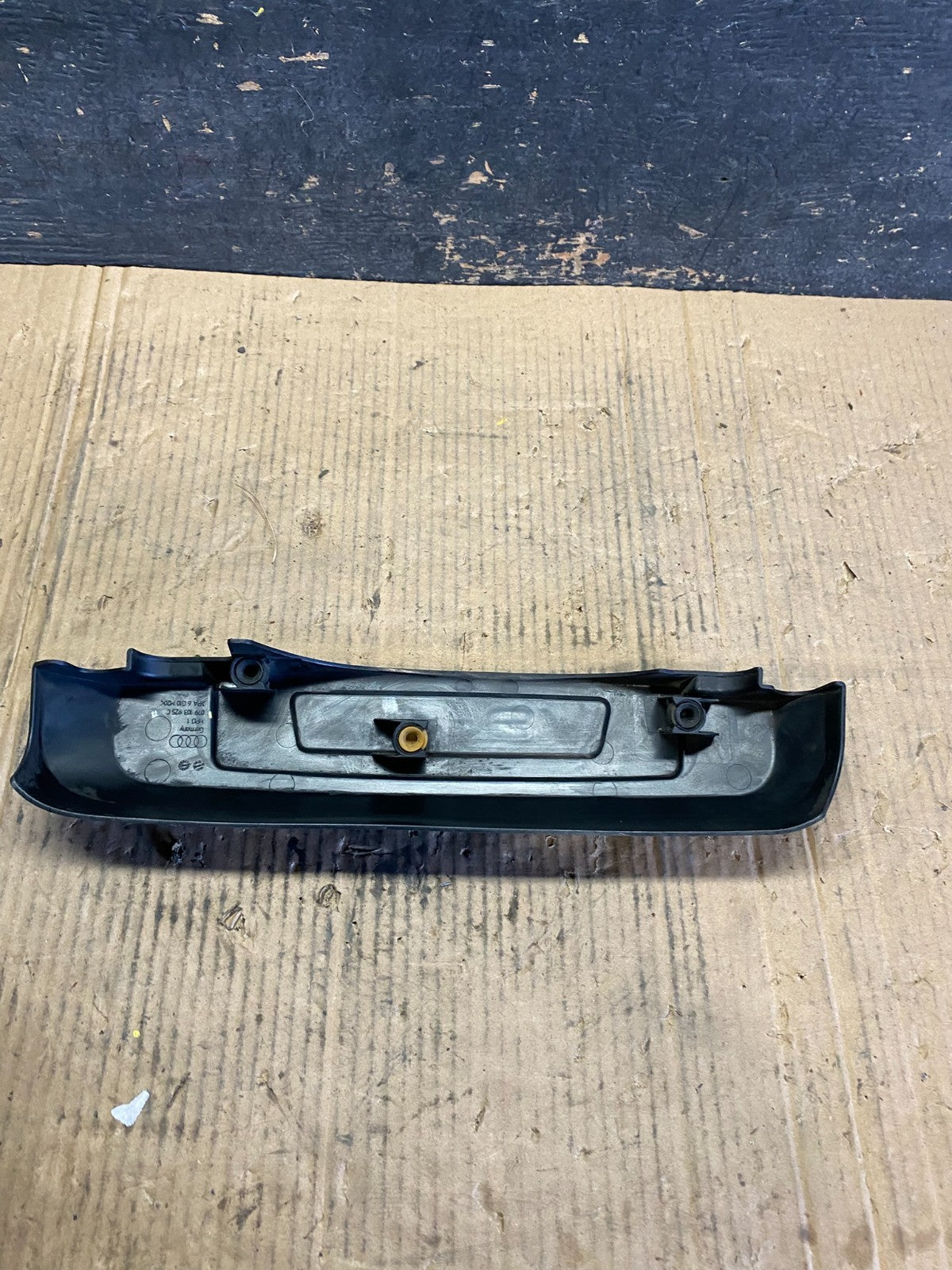 2004 2005 2006 Audi A8 4.2L Engine Motor Cover S8706 DG5