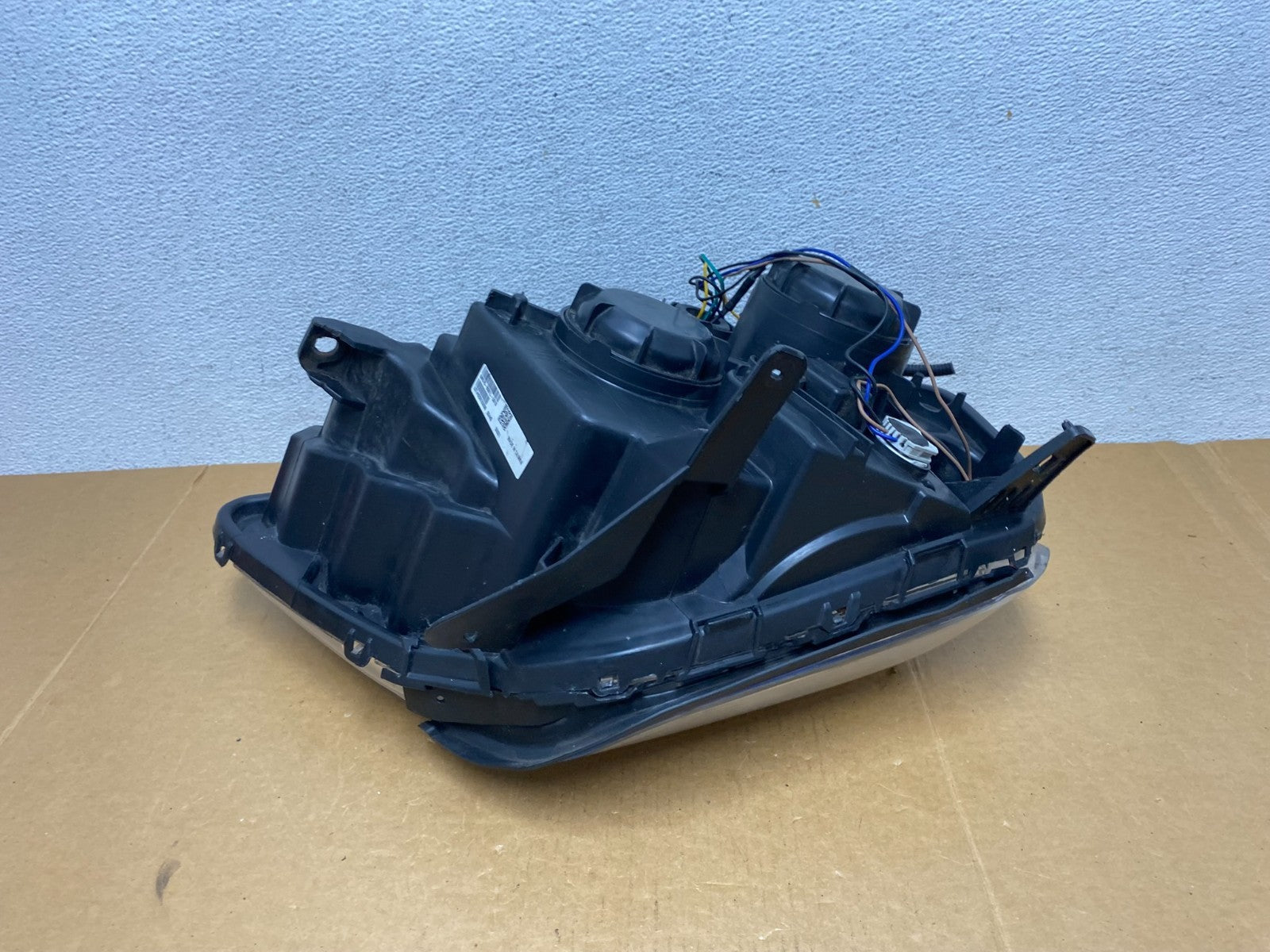 2010 to 2015 GMC Terrain Halogen Left Driver Lh Side Headlight AD8952 DW6