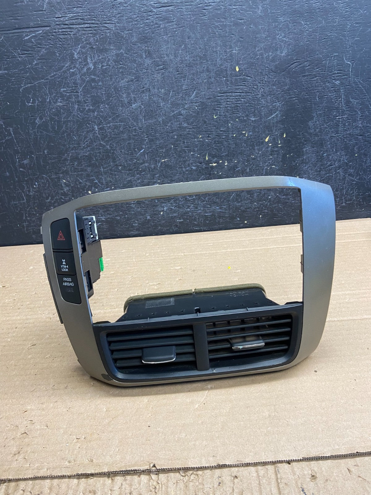 2006-2008 Honda Pilot Center Dash Radio Screen Display Trim Bezel AG0231 DG0