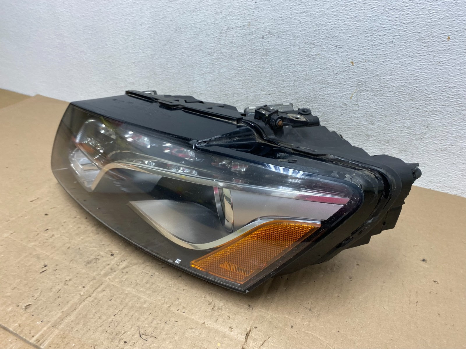 2009-2012 Audi Q5 Left Driver LH Side Xenon HID Headlight AE6468 DW1