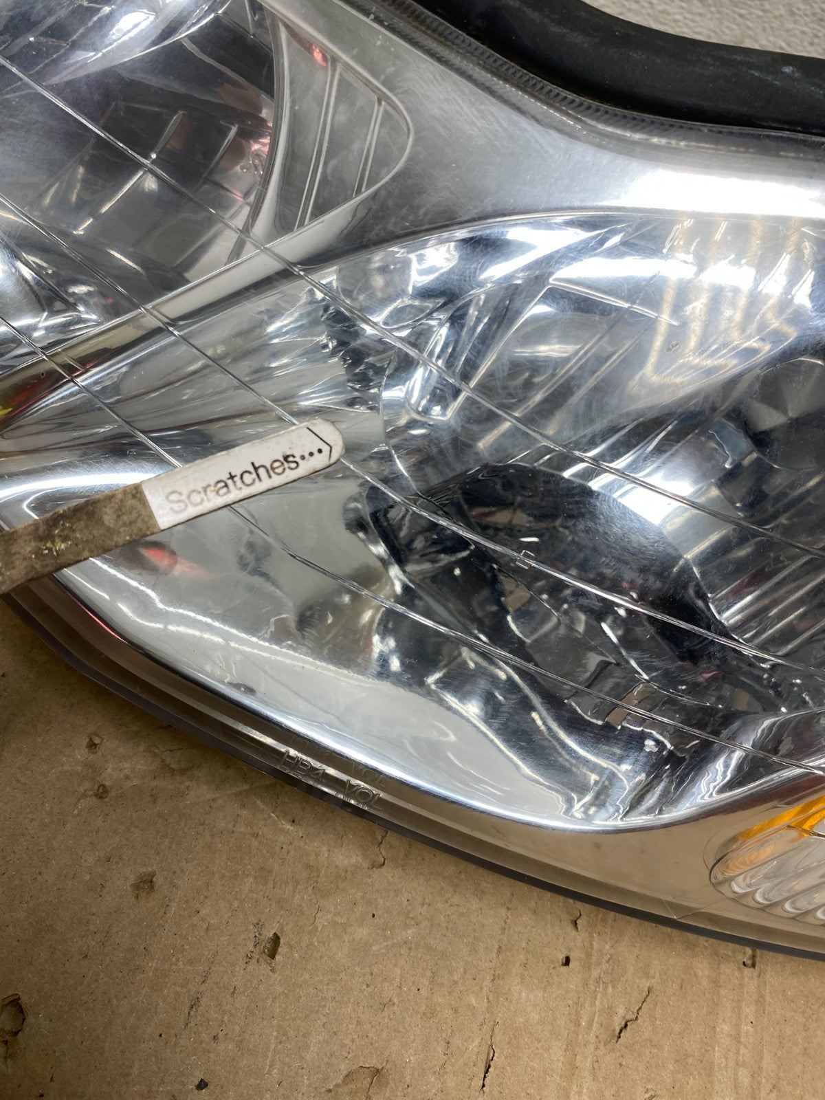 2000 to 2004 Toyota Avalon Halogen Left Driver LH Headlight AE9231 DW3