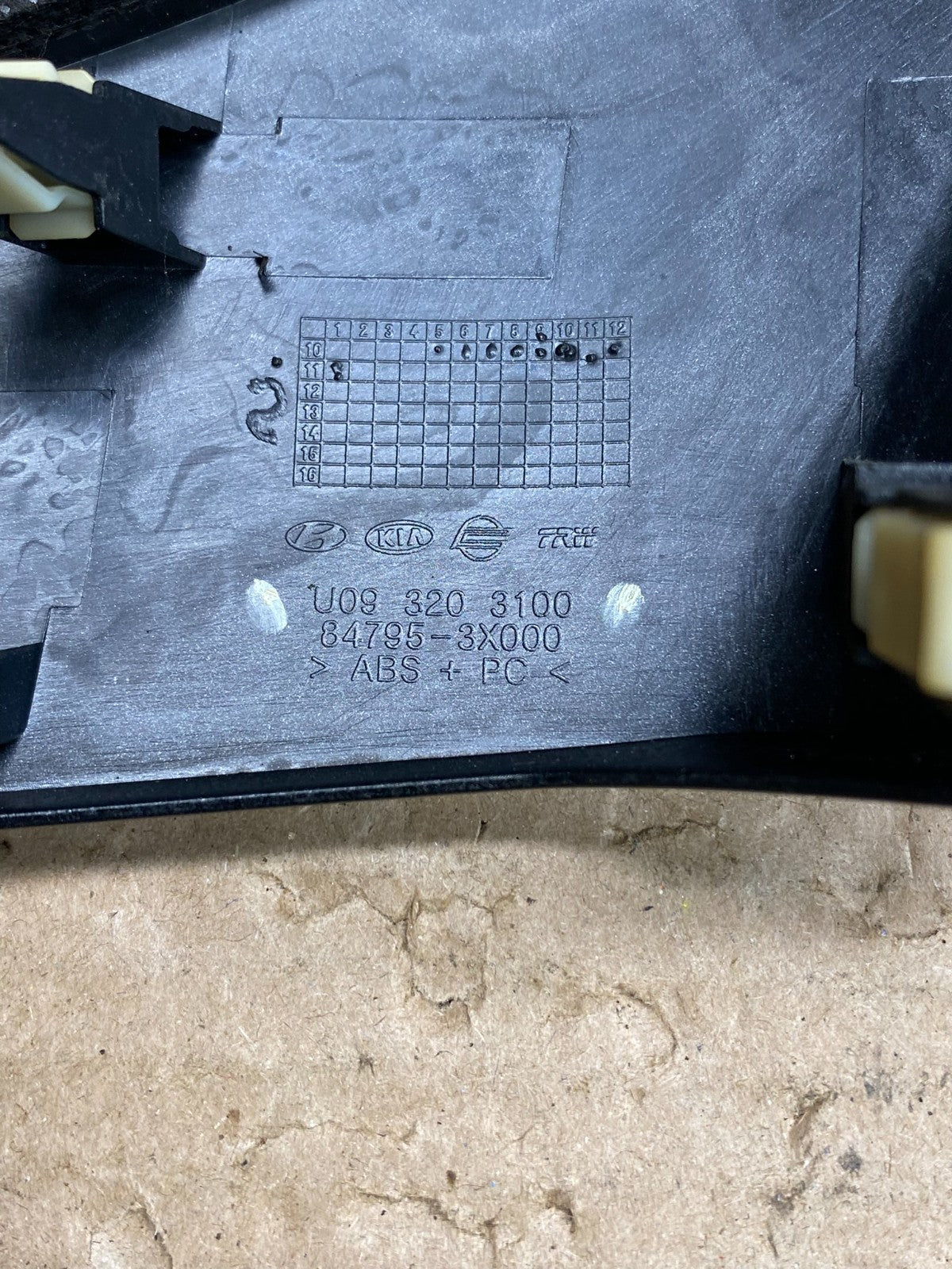 2011 to 2013 Hyundai Elantra Right Dash Center Console Trim Molding OE AG8349 DG3
