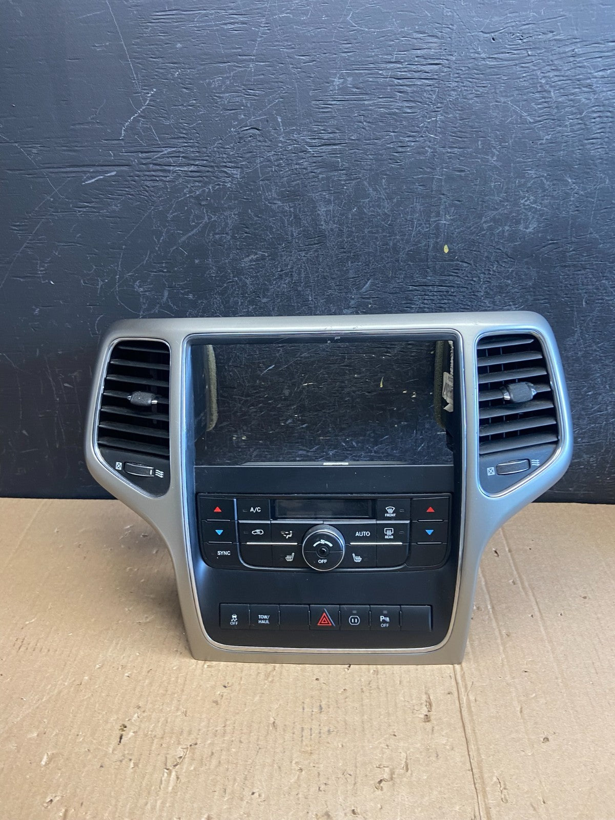 2011-2013 Jeep Grand Cherokee Center Radio Climate Control Bezel Vent AE3926 DG0
