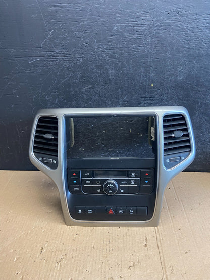 2011-2013 Jeep Grand Cherokee Center Radio Climate Control Bezel Vent AE3926 DG0