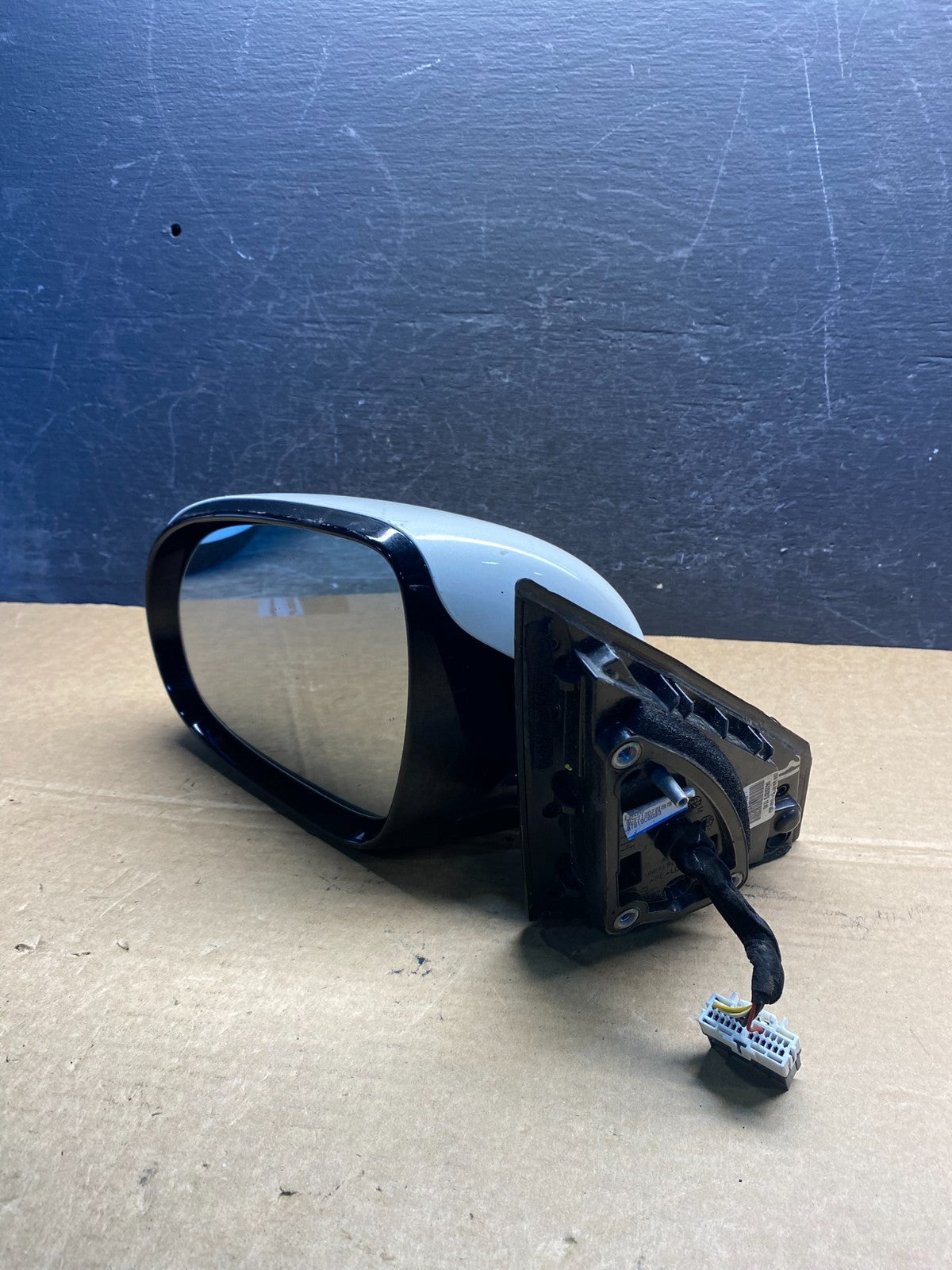 2016 to 2020 Kia Sorento Left Driver LH Door Mirror Turn Signal af8859 DG11