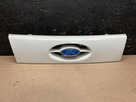 1986 to 1988 Ford Taurus Rear Trunk Lift Gate Tail Gate Molding  Z8413 DG0