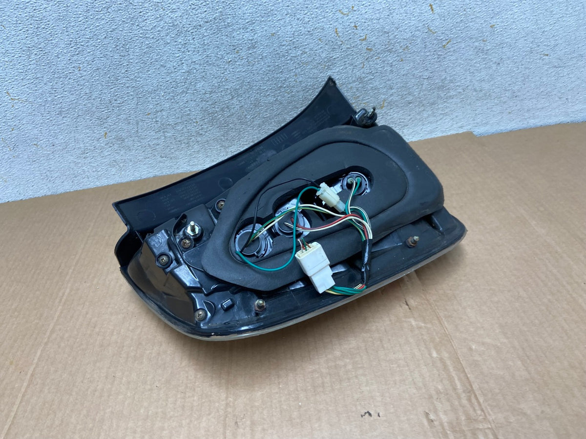 2006 to 2009 Toyota Prius Tail Light Right Passenger Side AI5674 LK5