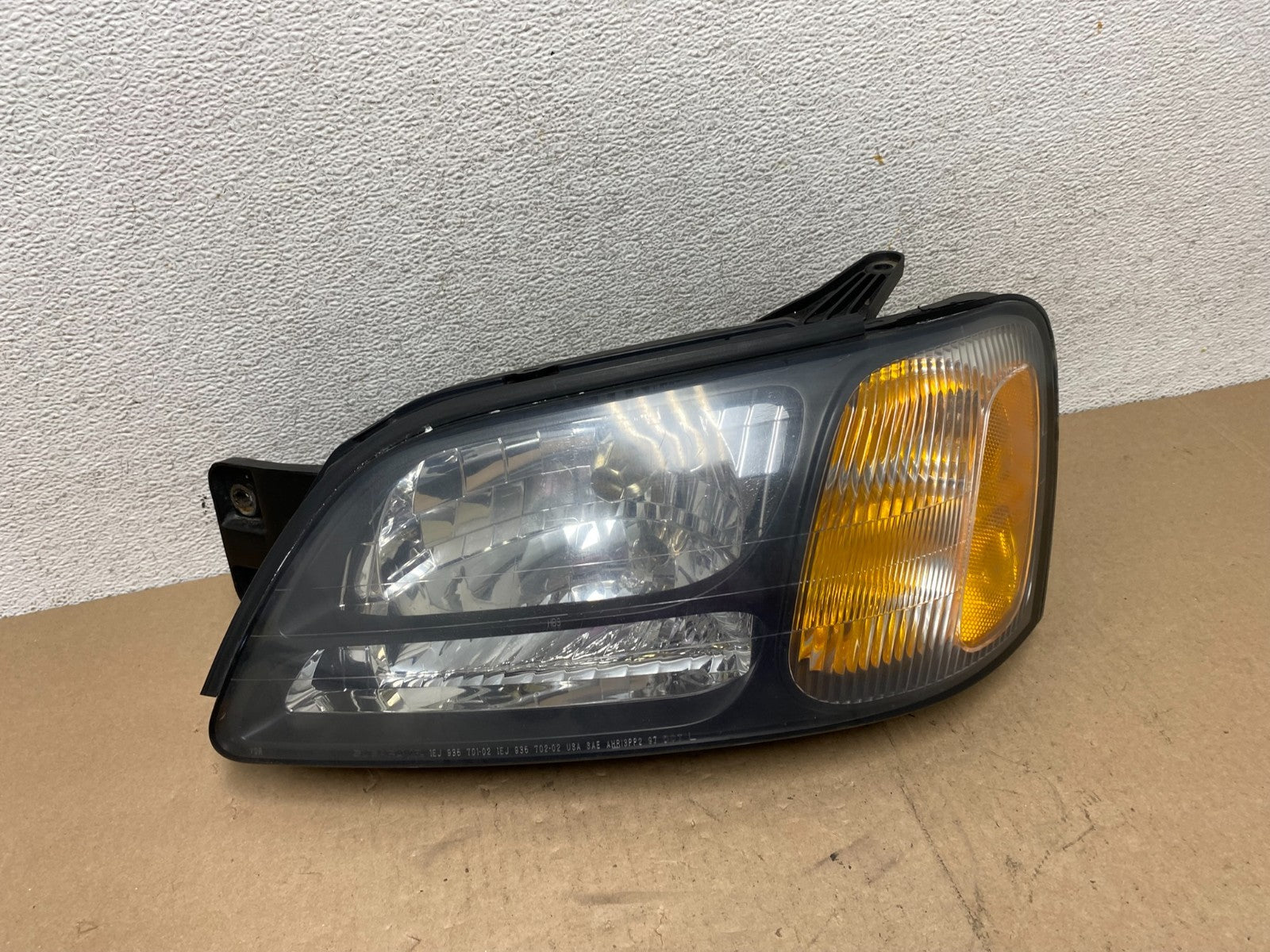 2001-2004 Subaru Legacy Outback Left Driver Lh Side Headlight AG4657 DW0