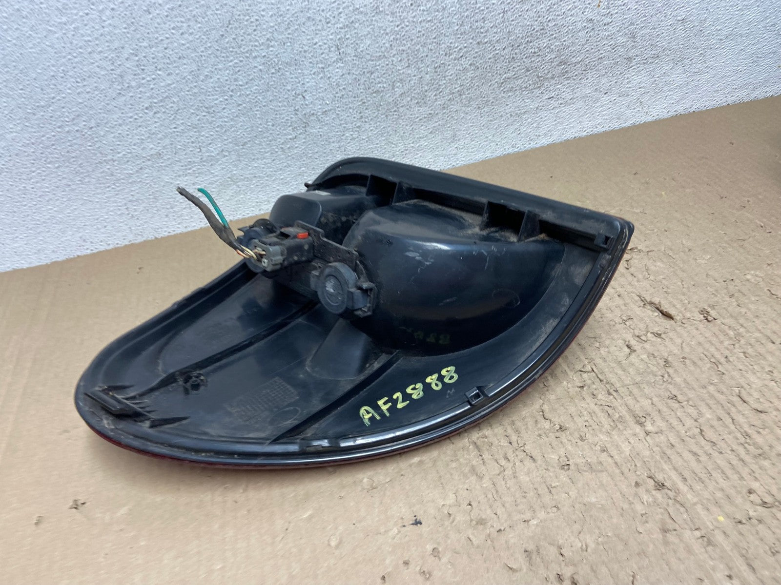 2004 - 2007 Dodge Grand Caravan Right Passenger Side Tail Light AF2888 LK5