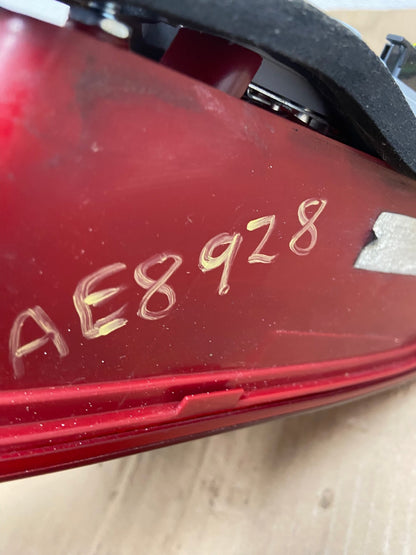 2005-2007 Mercedes-Benz C230 C240 W203 C-Class Left Driver Tail Light AE8928 LK6
