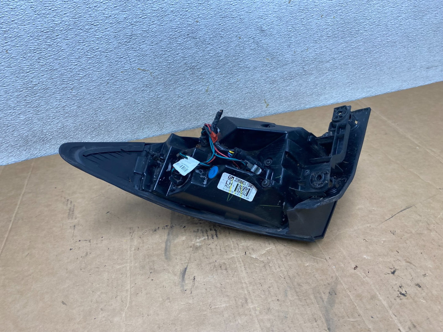 2013 to 2017 Chevrolet Traverse Left Driver LH Side Tail Light Oem T2009 DW6
