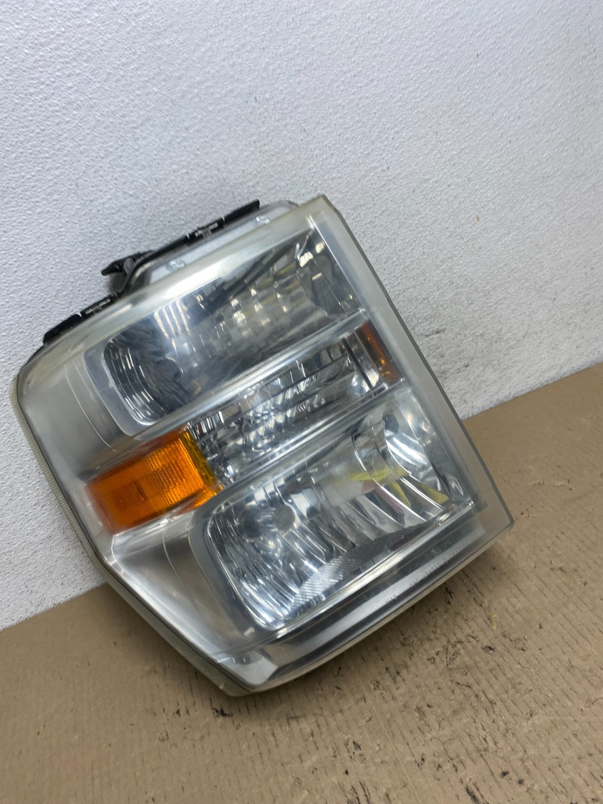 2008-2014 Ford Econoline E150 E250 E350 Right Passenger Headlight AF5993 DW2