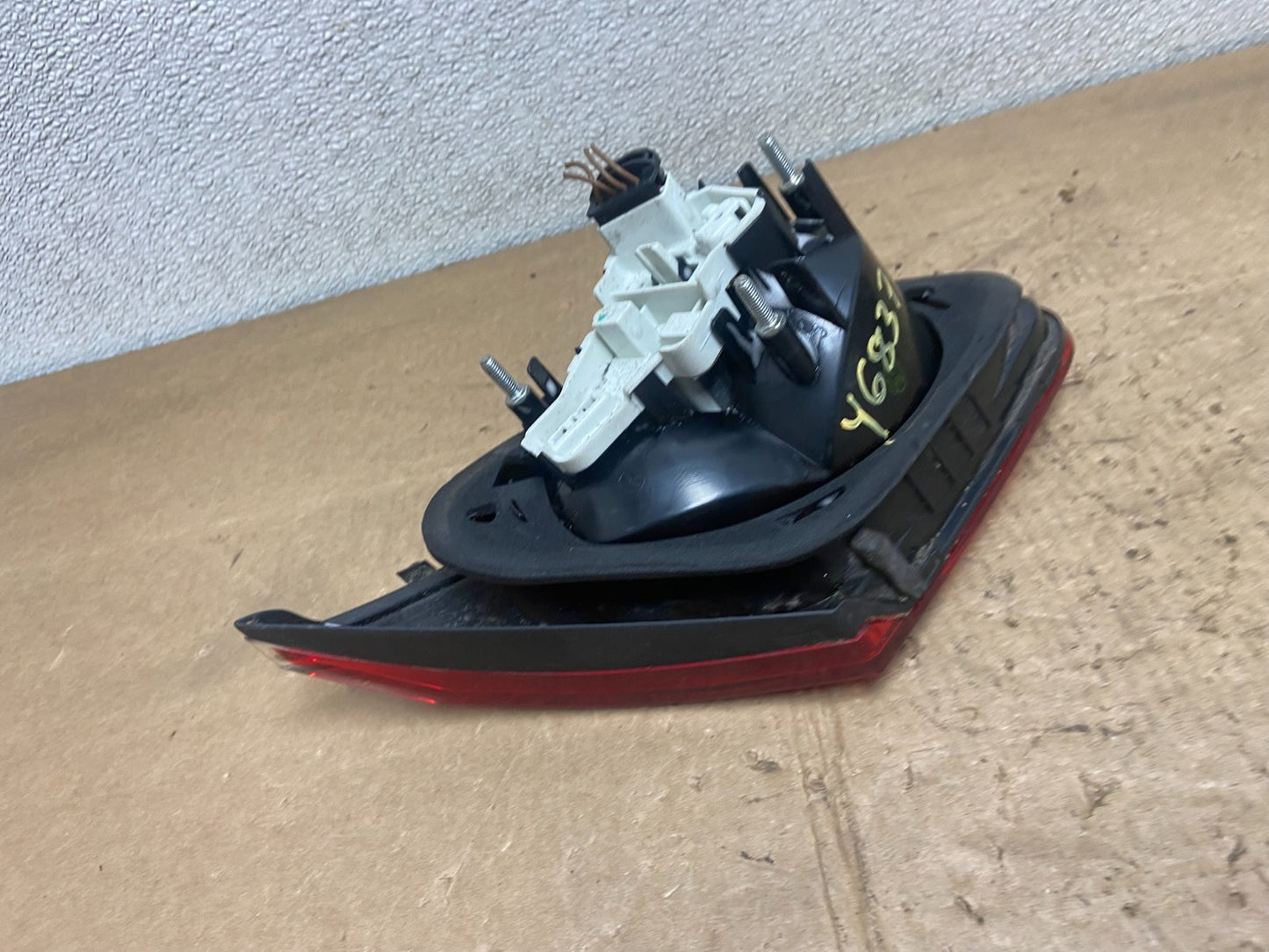 2009-2012 Volkswagen CC Right Passenger RH Side Tail Light Inner Trunk Y6837 DW5