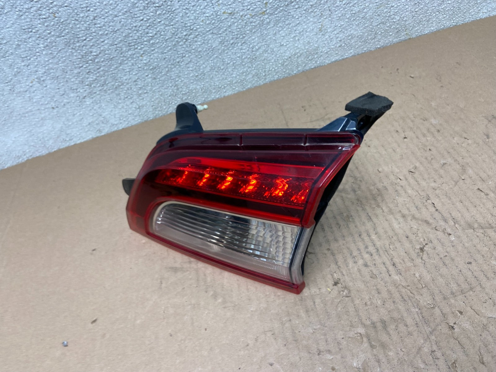 2015 - 2019 Subaru Outback Right Passenger RH Inner Tail Light OEM AB6008 DW1