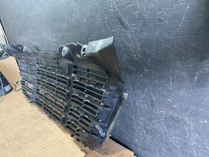 2009 to 2011 Freightliner Sprinter Front Upper Chrome Grill Grille p8626 DG4