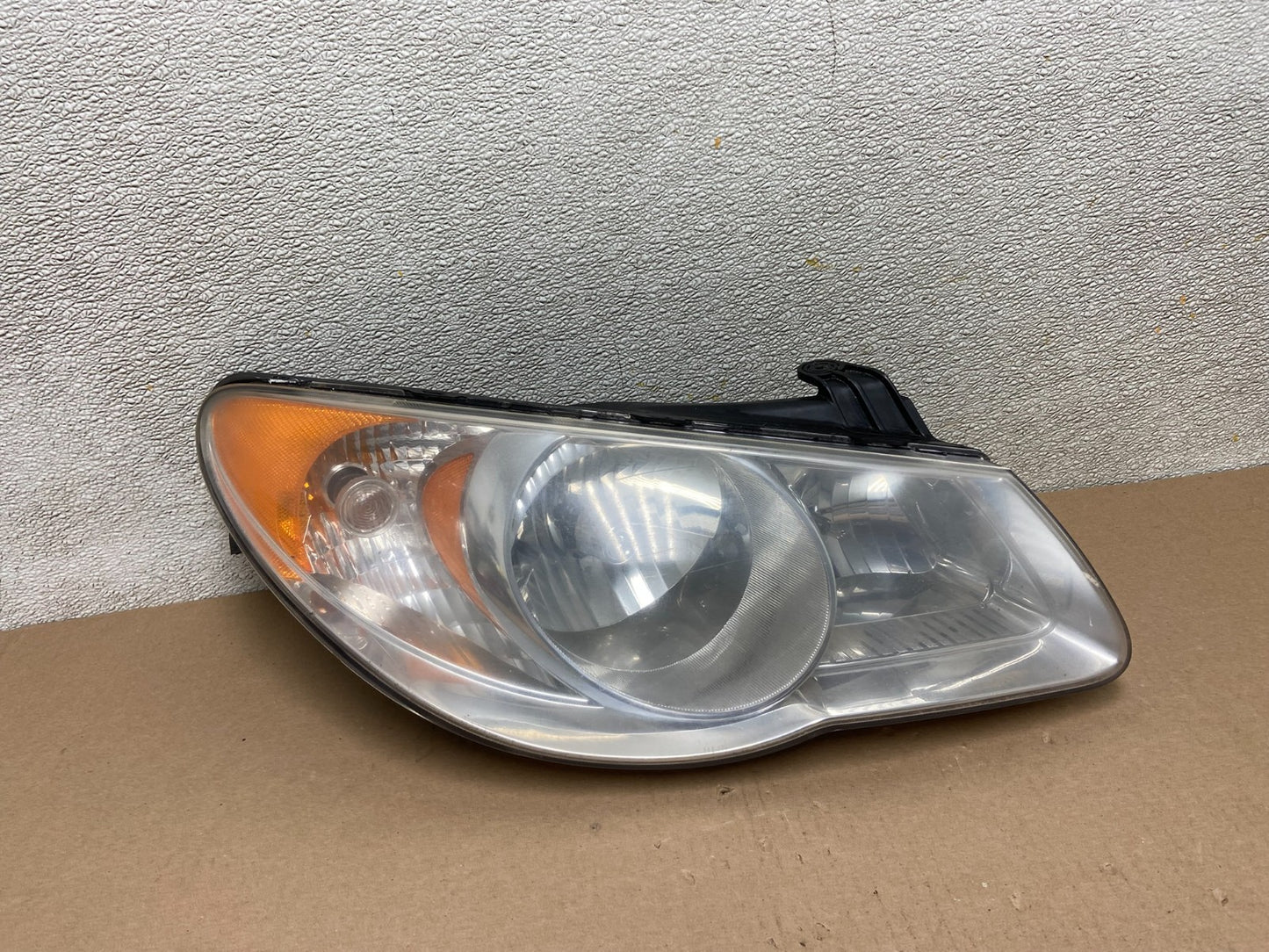 2007 2008 2009 2010 Hyundai Elantra Right Passenger Side Headlight OEM AB4990 DW0