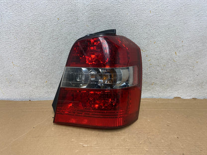 2004-2007 Toyota Highlander Right Passenger RH Side Tail Light AH8370 LK0