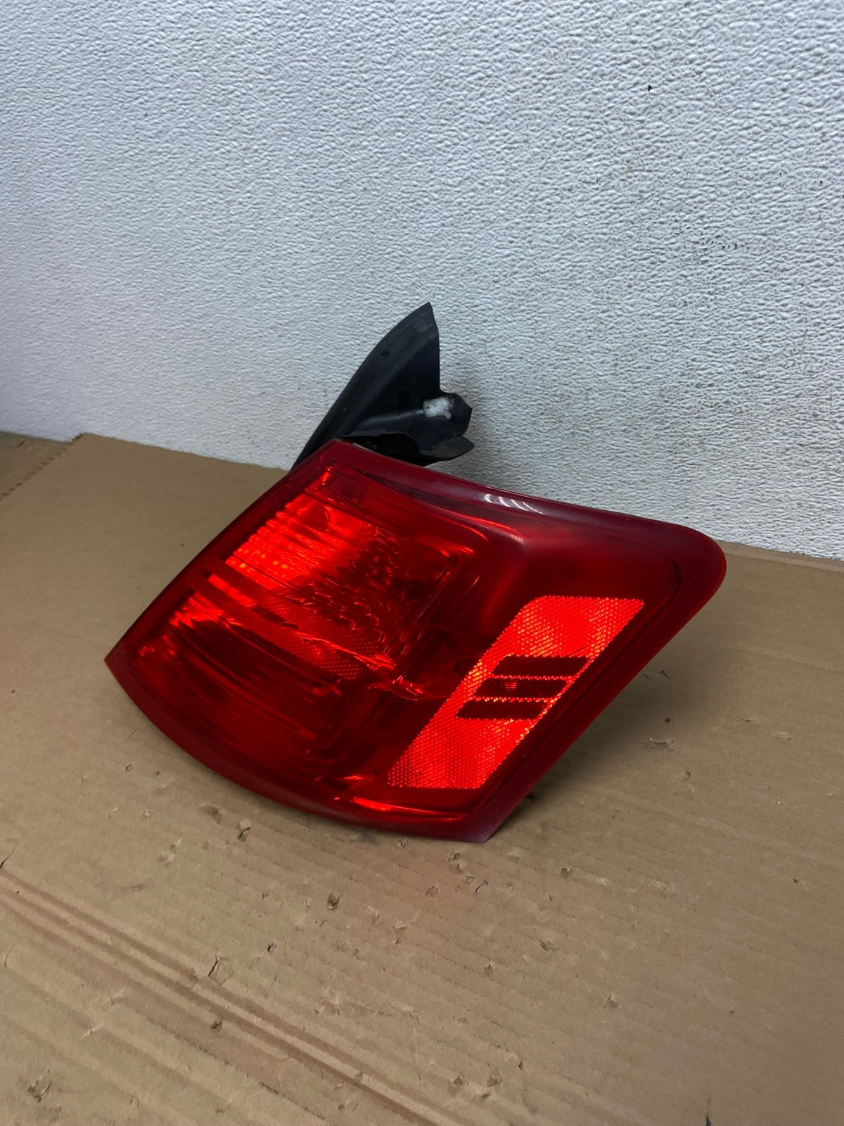 2014 to 2018 Ford Taurus Interceptor Right Passenger RH Tail Light AD4195 LK1