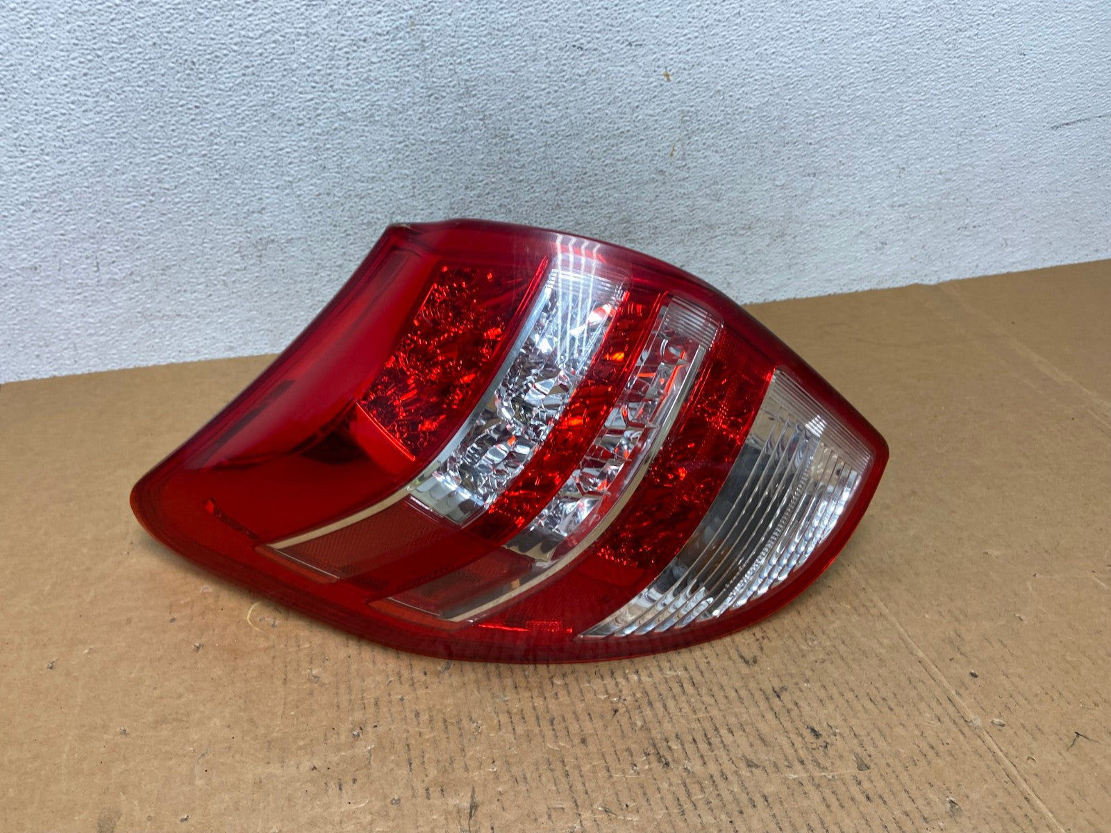 2009 to 2012 Toyota Rav4 Left Driver Lh Side Tail Light AE0529 LK0