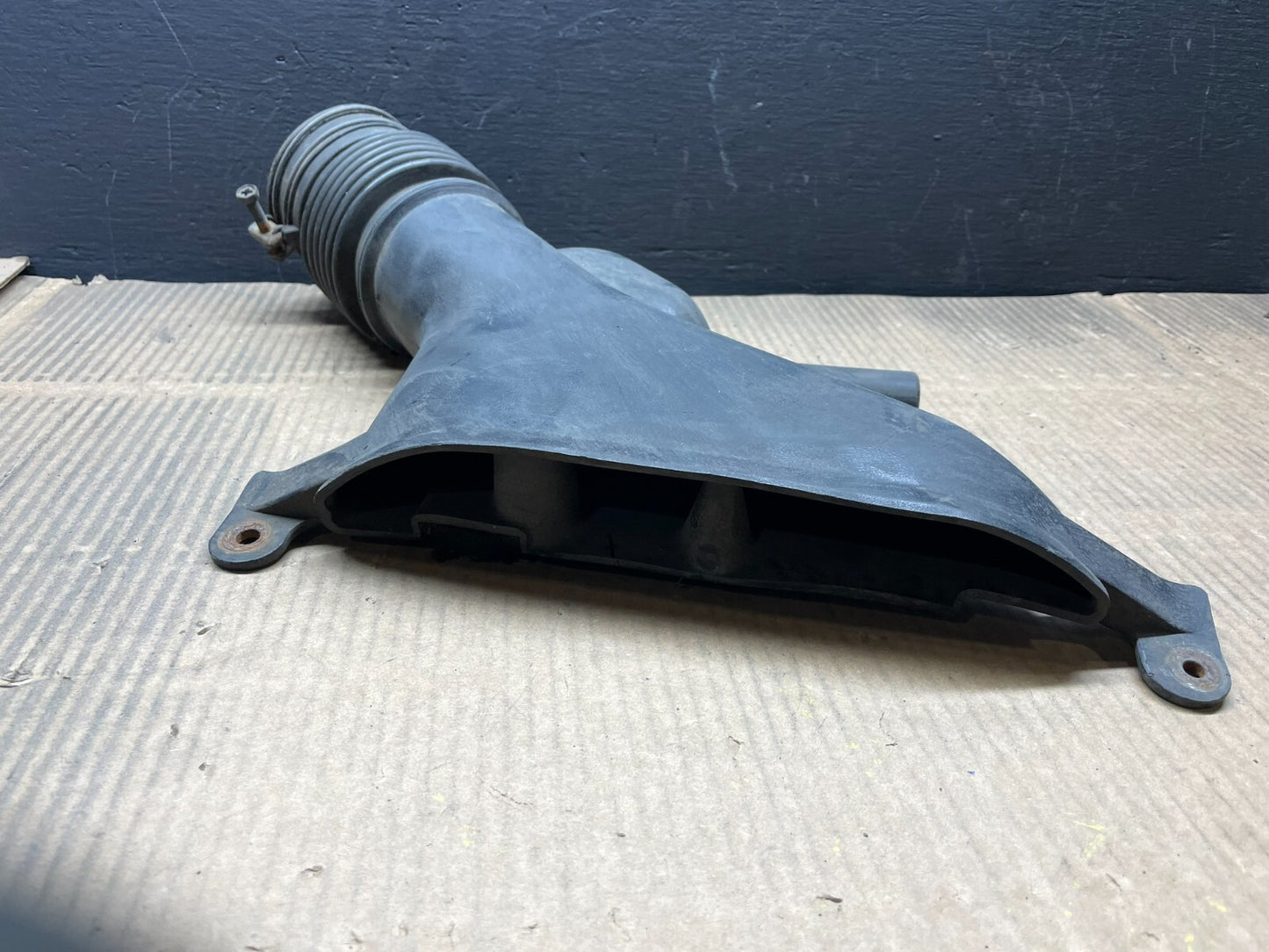 2007 to 2009 Lexus RX350 Air Cleaner Filter Inlet Tube  OEM D8628 DG14