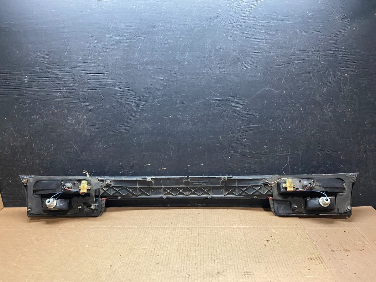1995 to 1996 Subaru Legacy Wagon Trunk Mounted Center Tail Light Panel J3854 DG6