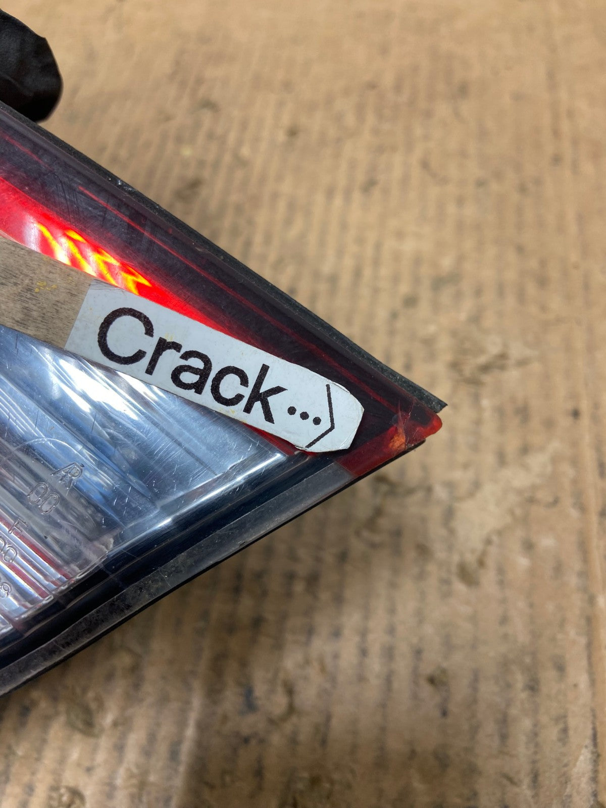 2000-2001 Infiniti i30 Right Passenger Rh Side Tail Light Inner AE1513 LK5