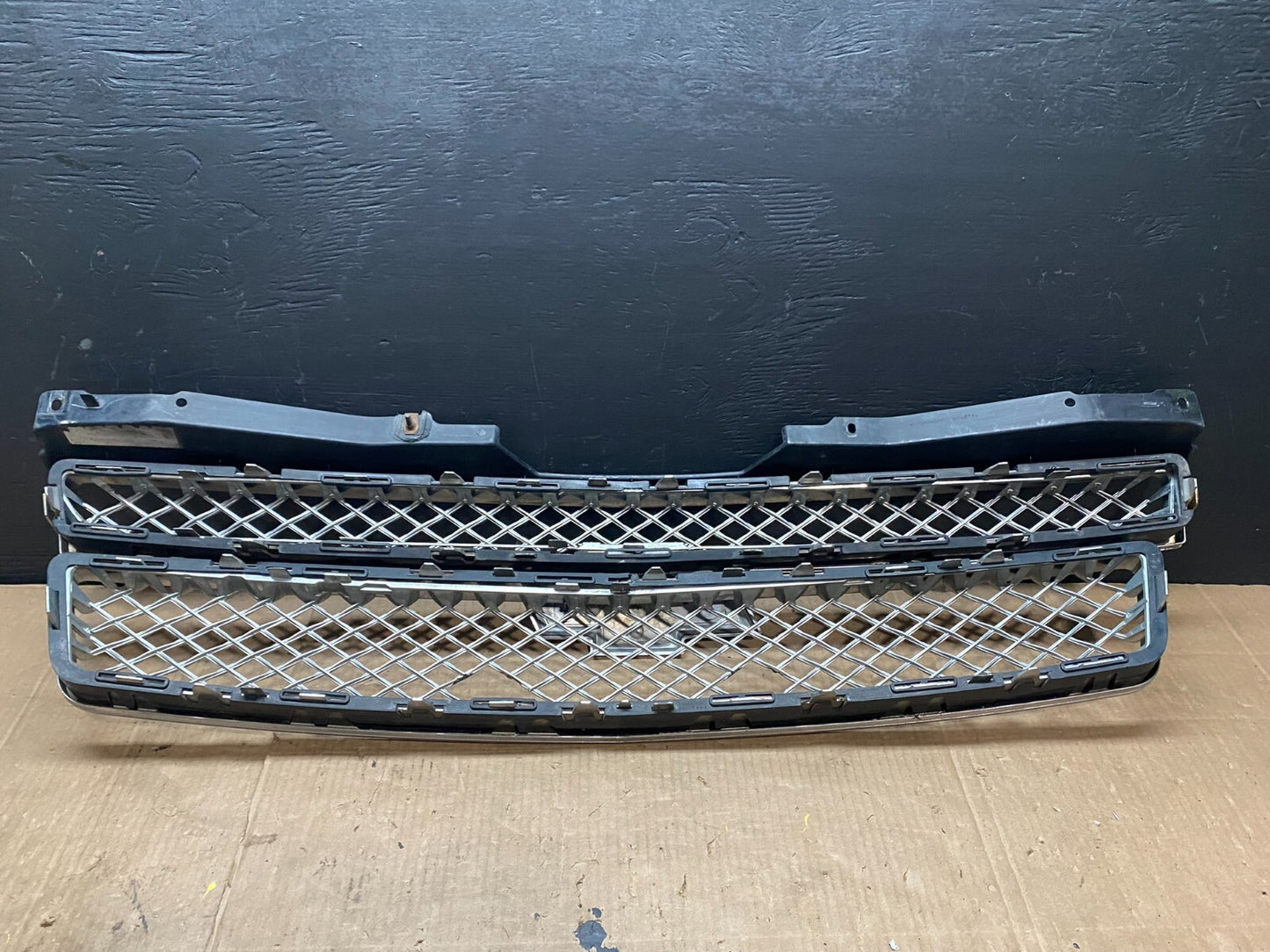 2007 to 2014 Chevrolet Avalanche Front Upper Lower Set Grill Grille D4941 Oem DG6