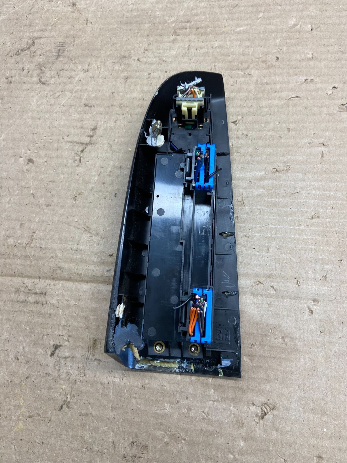 2000 to 2002 GMC Yukon Denali Front Door Power Window Master Switch AH38104
