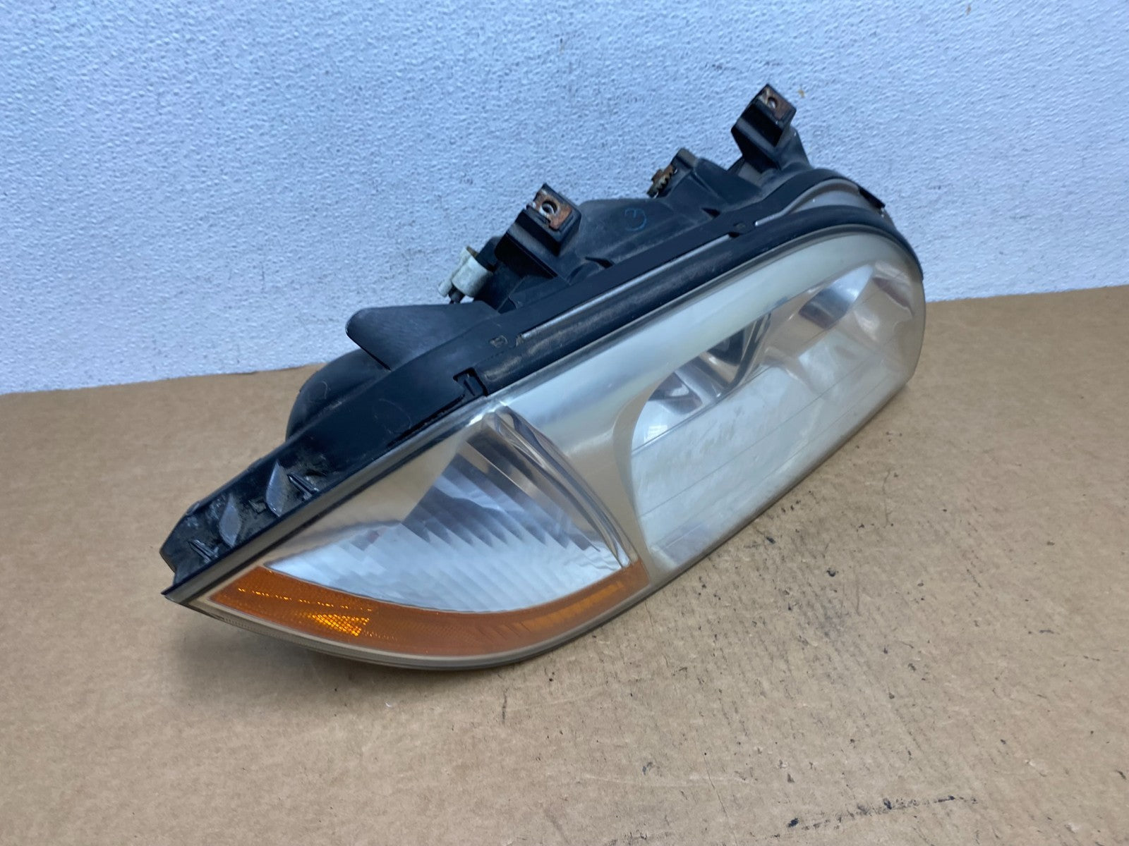 2001 to 2003 Acura MDX Passenger Right RH Headlight AD4661 DW2
