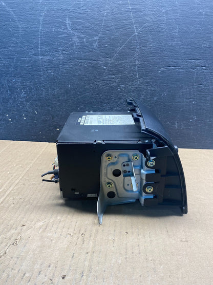 2006 to 2010 Toyota Sienna AM FM CD Screen Display Radio AG3783 DG2