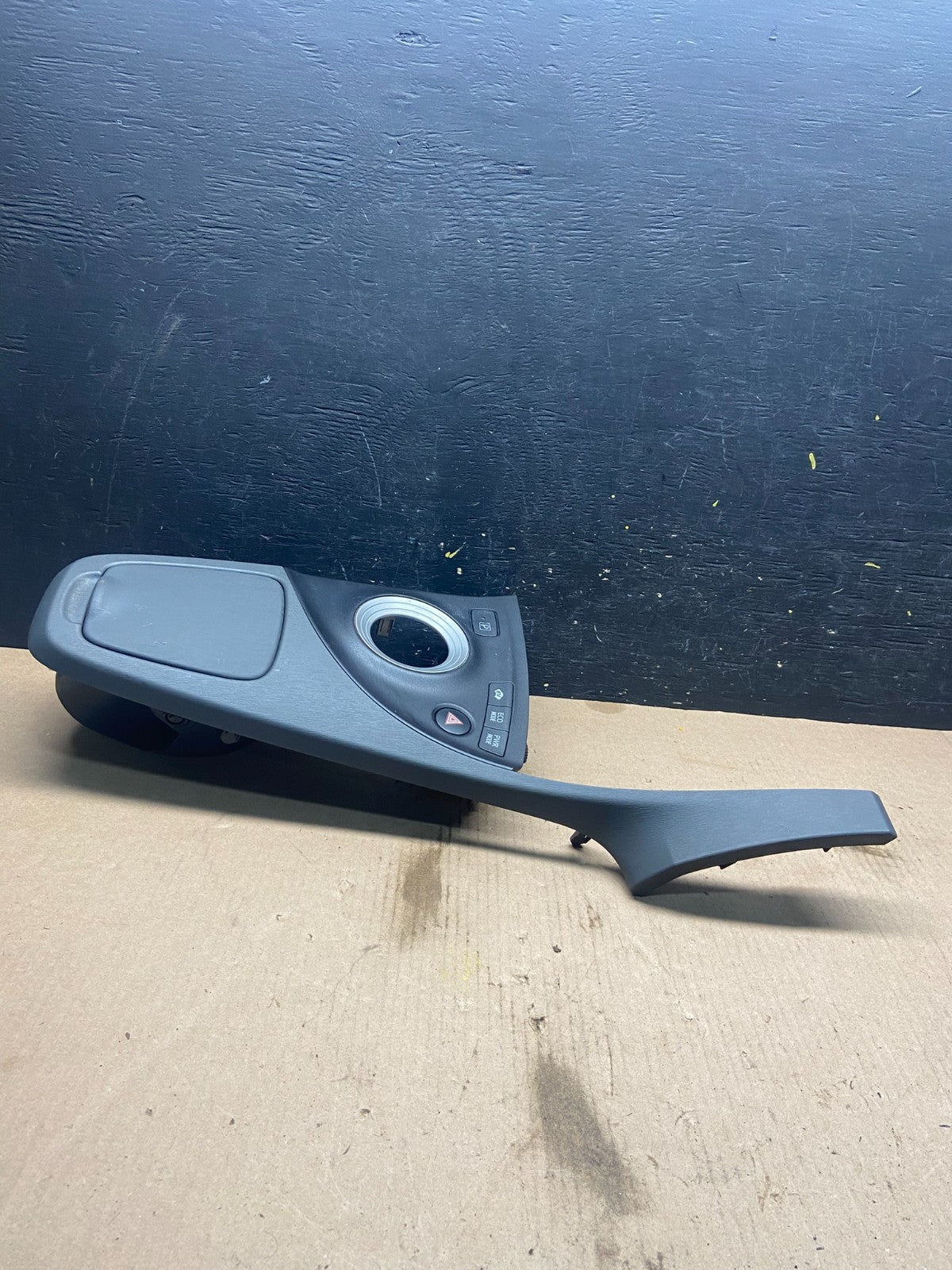 2010 to 2015 Toyota Prius Center Console Cup Holder Trim Bezel Q7268 DG5